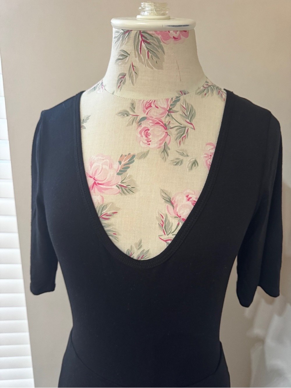 Reformation Black Scoop-Neck Midi Dress - Picture 7 of 17